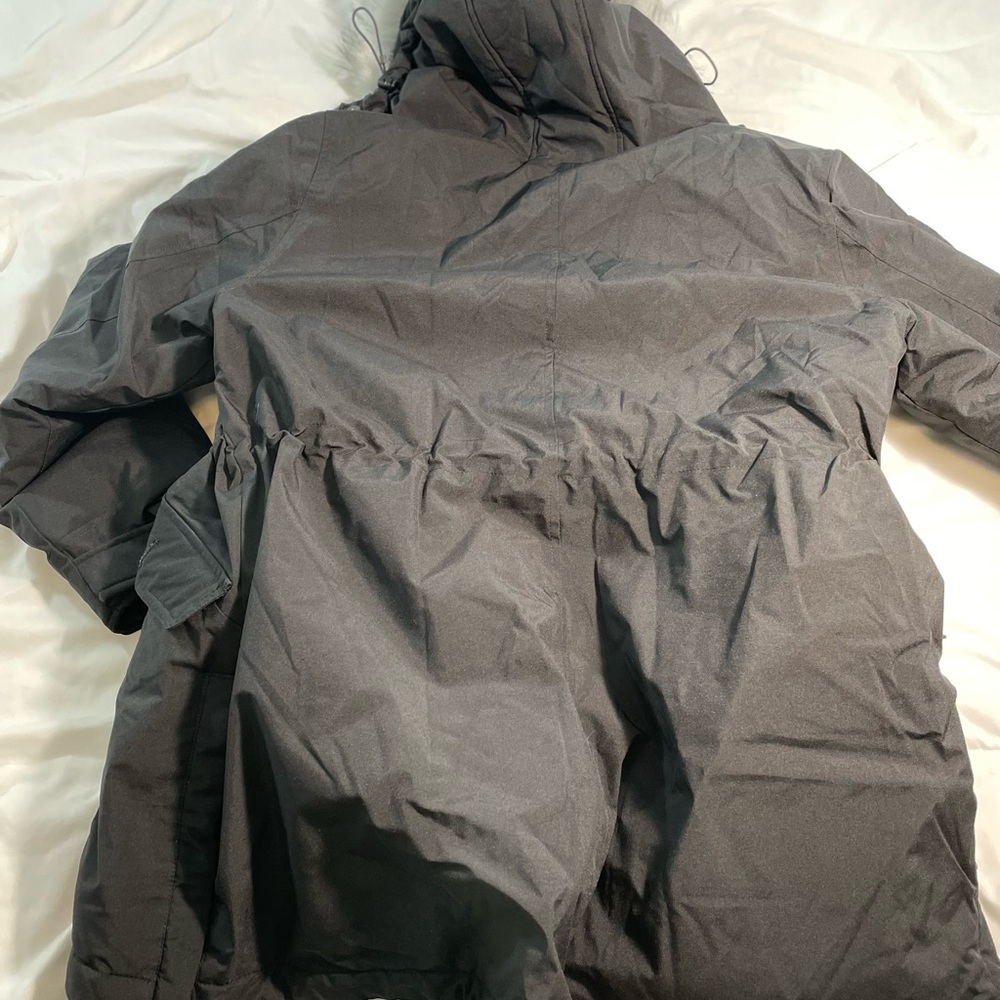 Wantdo Women's Heavy Black Winter Coat (XL) - Picture 7 of 7